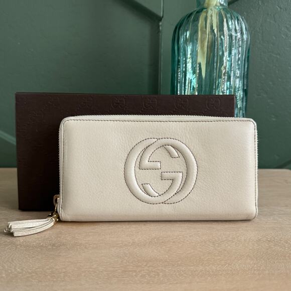 Gucci Pebble Calfskin Soho Zip Around Wallet Camellia White - Picture 1 of 14
